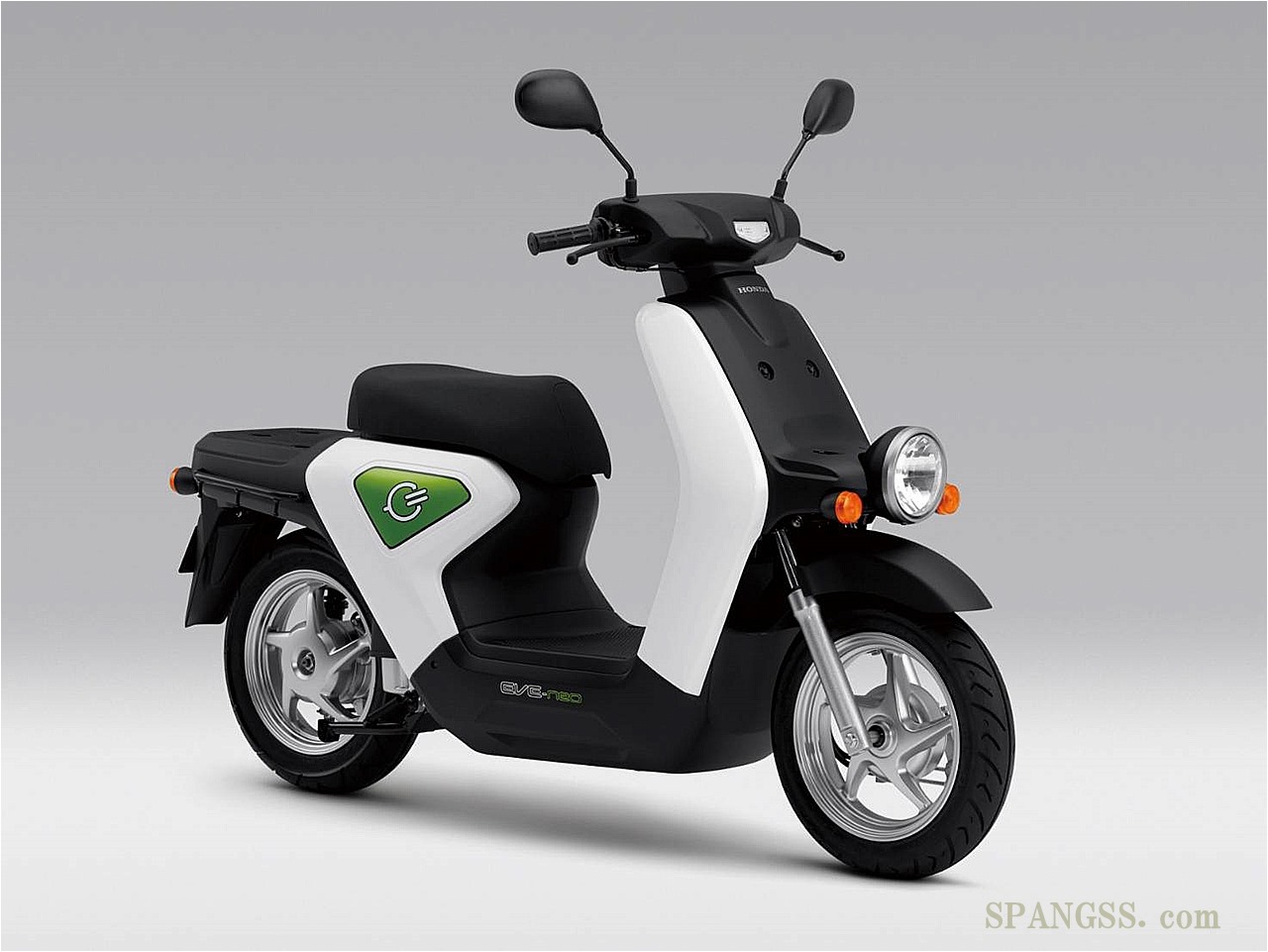2009年の東京モーターショーで発表された電動バイクの「EVE-neo